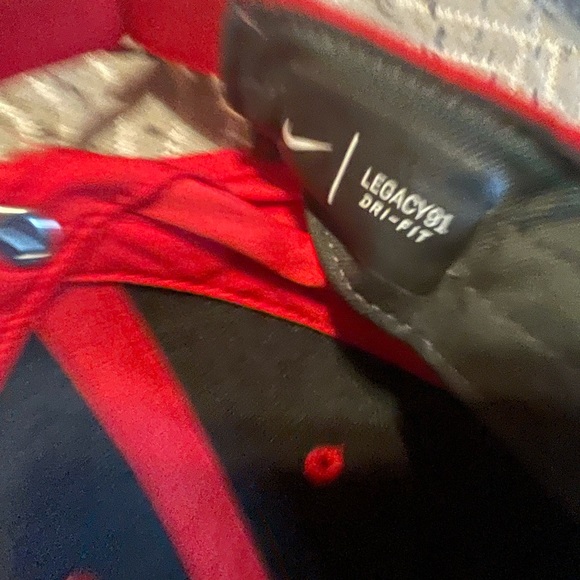 Red Nike Hat - Picture 2 of 3